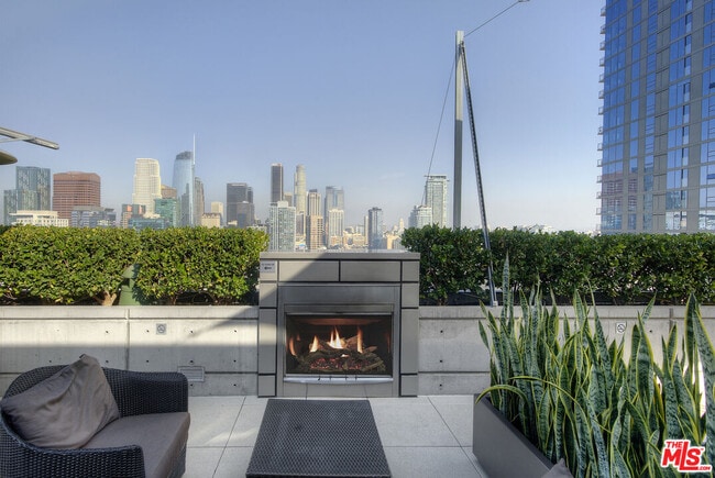 Building Photo - 1155 S Grand Ave