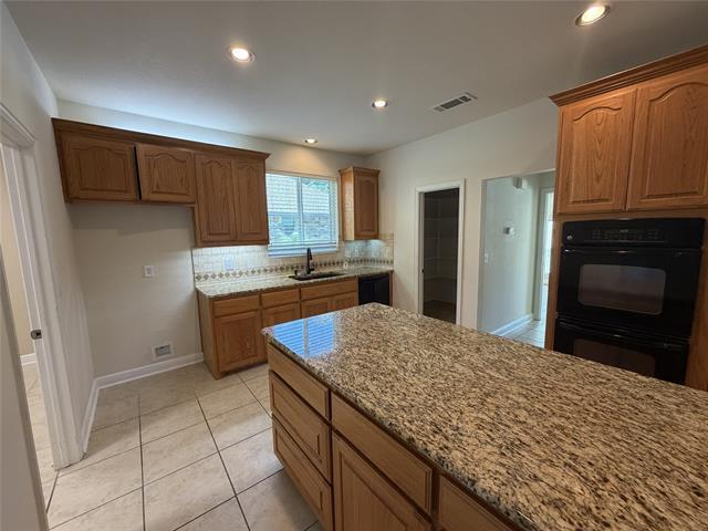 Building Photo - 1001 Meadow Creek Dr