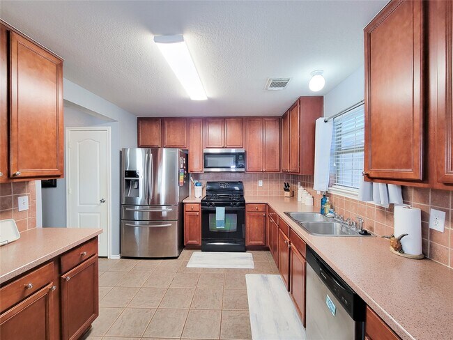 Building Photo - 18235 Valebluff Ln