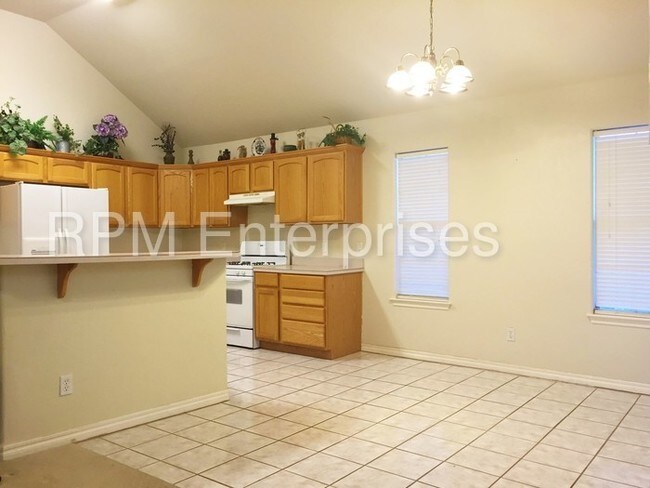 Building Photo - MOVE IN SPECIAL of $300 Off First Months Rent
