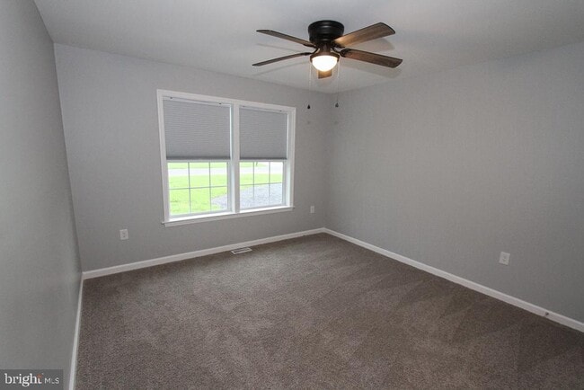 Building Photo - 8 Conover Ln