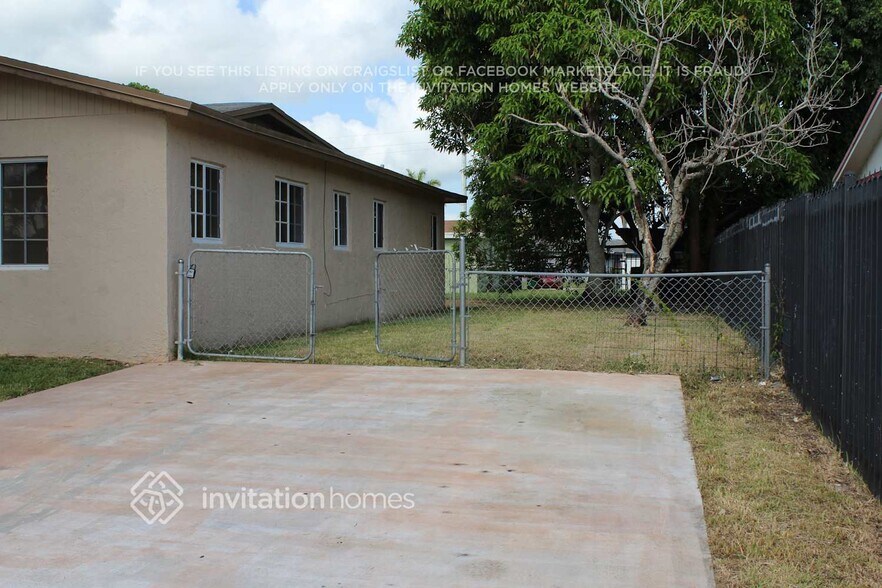 Building Photo - 14544 SW 105th Ct