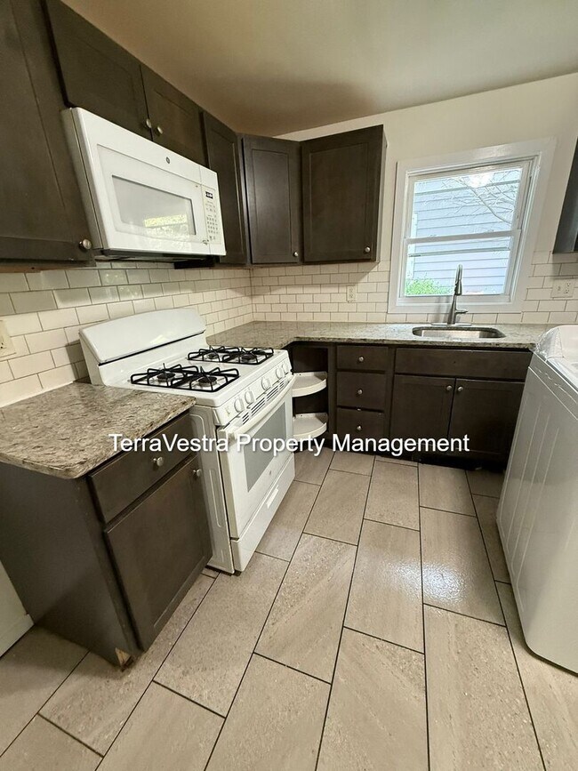 Building Photo - 912-914 North St, Millville, NJ 08332