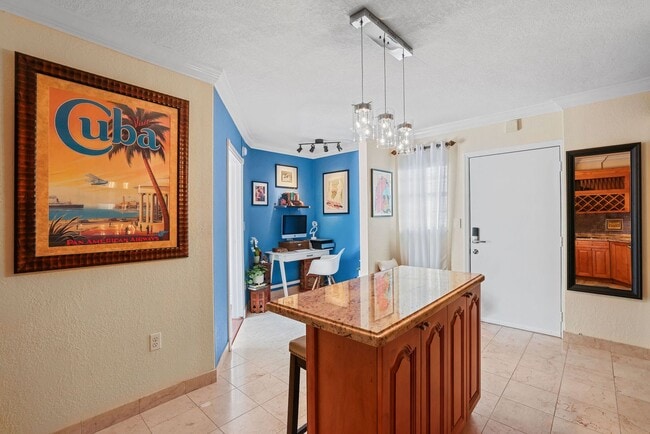 Building Photo - Spaciously designed 1 bedroom apartment wi...