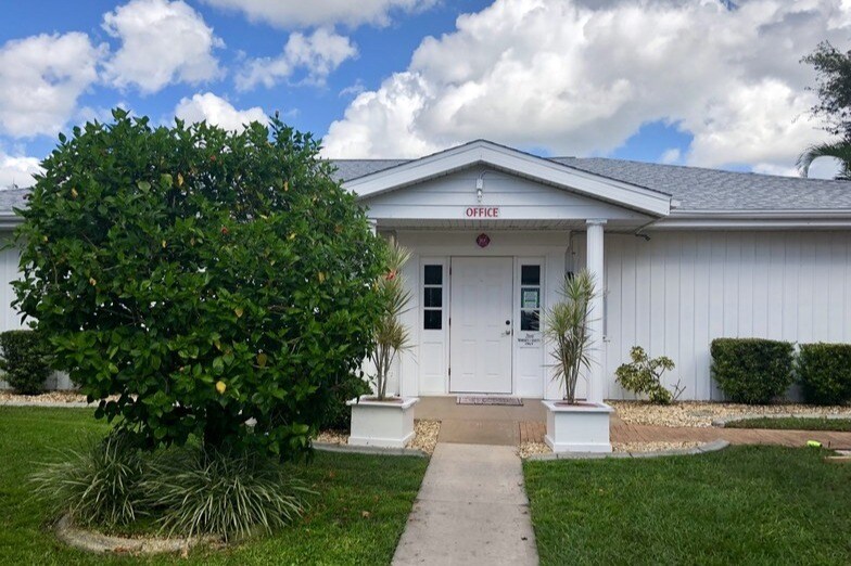 Club House - 4158 Tamiami Trl