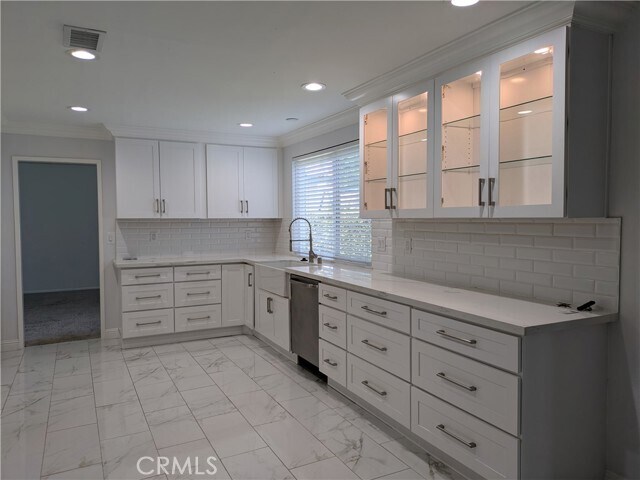 Building Photo - 7053 Palm Dr