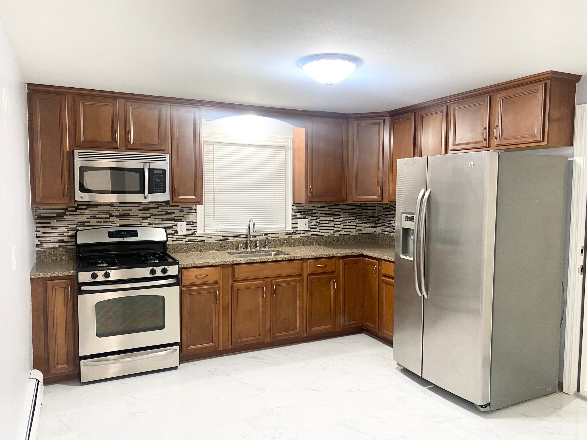 Building Photo - 317 Alexander Ave