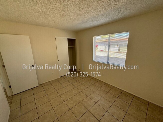 Building Photo - Eastside 4 Bedroom, 2 Bath House w/ Pool f...