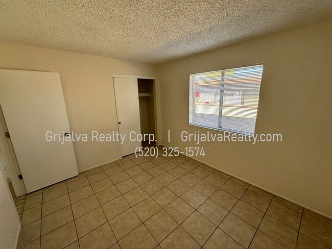Building Photo - Large Eastside 4 Bedroom, 2 Bath House for Rent (Tanque Verde/Pantano)