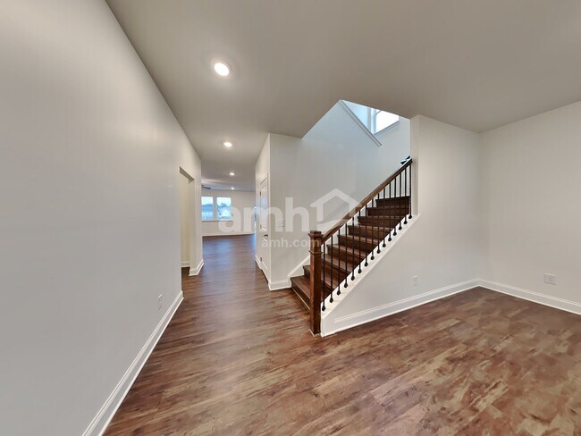 Building Photo - 2003 Windsor Park Ave