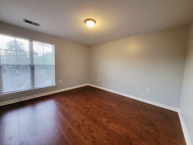 Building Photo - 339 Westbend Dr