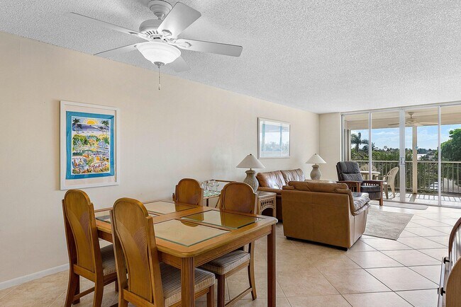 Building Photo - 931 Gardenia Dr