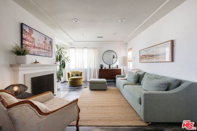 Building Photo - 1916 W 94th St