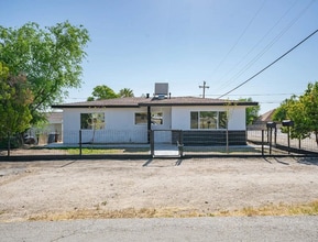 Building Photo - 200 Van Buren St