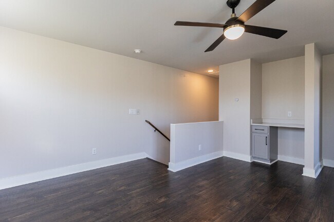 Building Photo - 130 Rose Ln