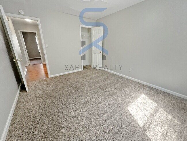 Building Photo - Move in before October 15th and get $100 O...