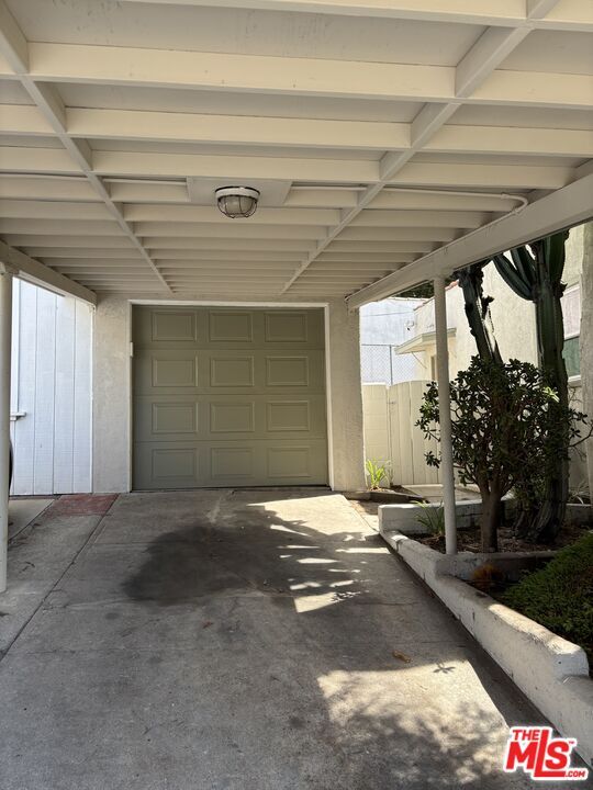 Building Photo - 4850 Floristan Ave