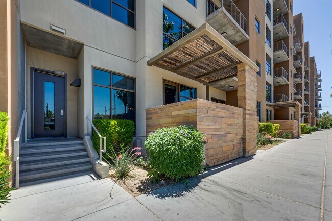 Building Photo - 353 E Bonneville Ave