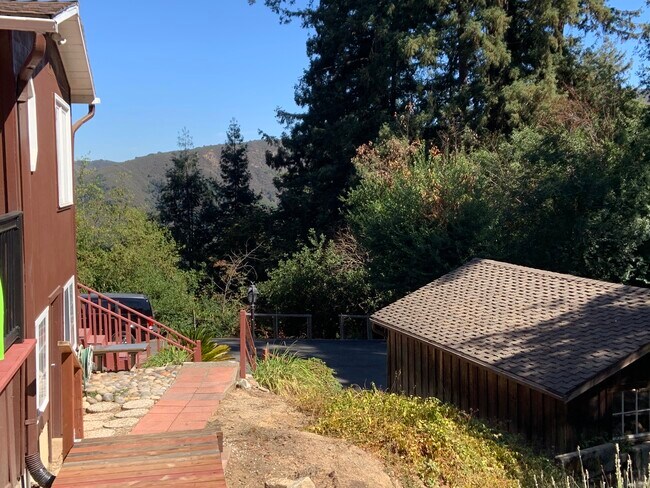 Walkway and Semi-Private Parking - 17958 Redwood Dr