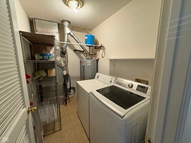 Building Photo - 4047 Byram Ave