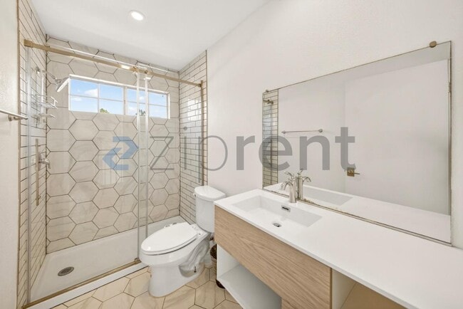 Building Photo - 2481 S Bundy Dr