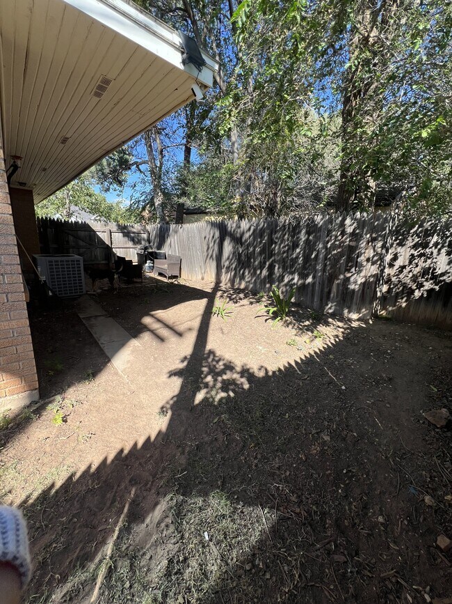 Building Photo - 2615 27th St