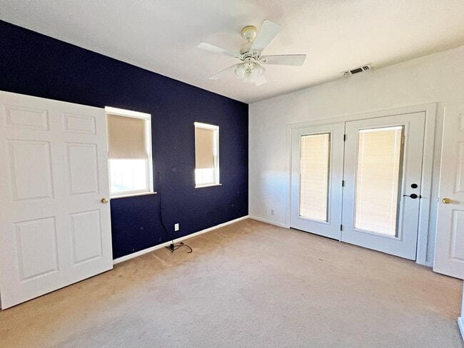 Building Photo - 101 Capt Lee