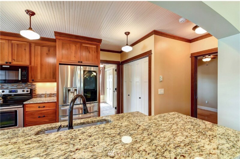 Building Photo - 11810 20th St NE