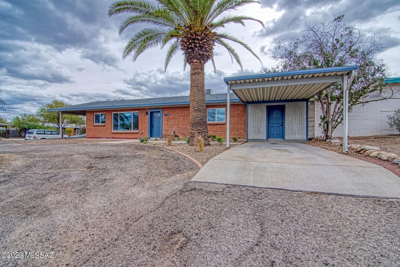 Building Photo - 892 E Glenn St