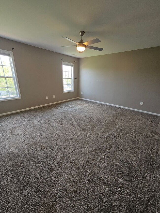 Building Photo - Updated 4Bed, 2.5 Bath in Jacksonville!