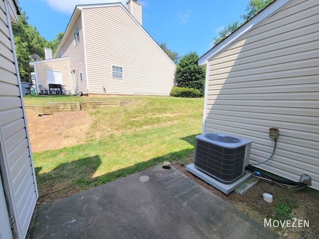 Building Photo - 3017 Summercroft Ln