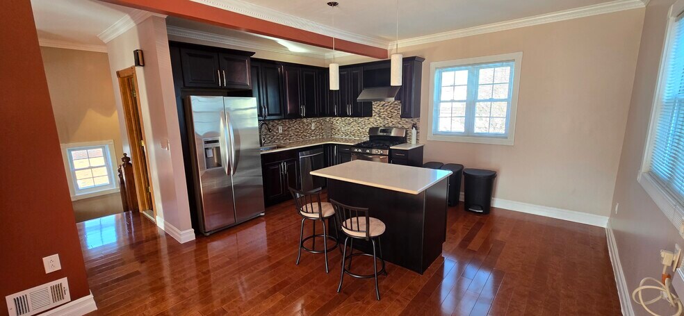 Building Photo - 8522 115th St