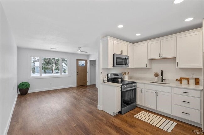 Building Photo - 7891 Areopagitica Ave