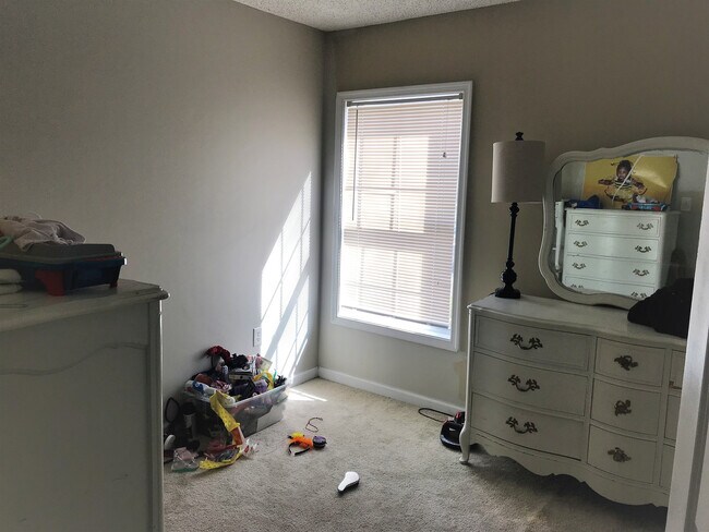 Building Photo - COMING SOON! Nice Condo close to I-95!
