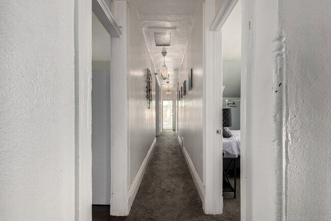 Building Photo - Lovely Victorian duplex for rent 2 bed / 1 bath