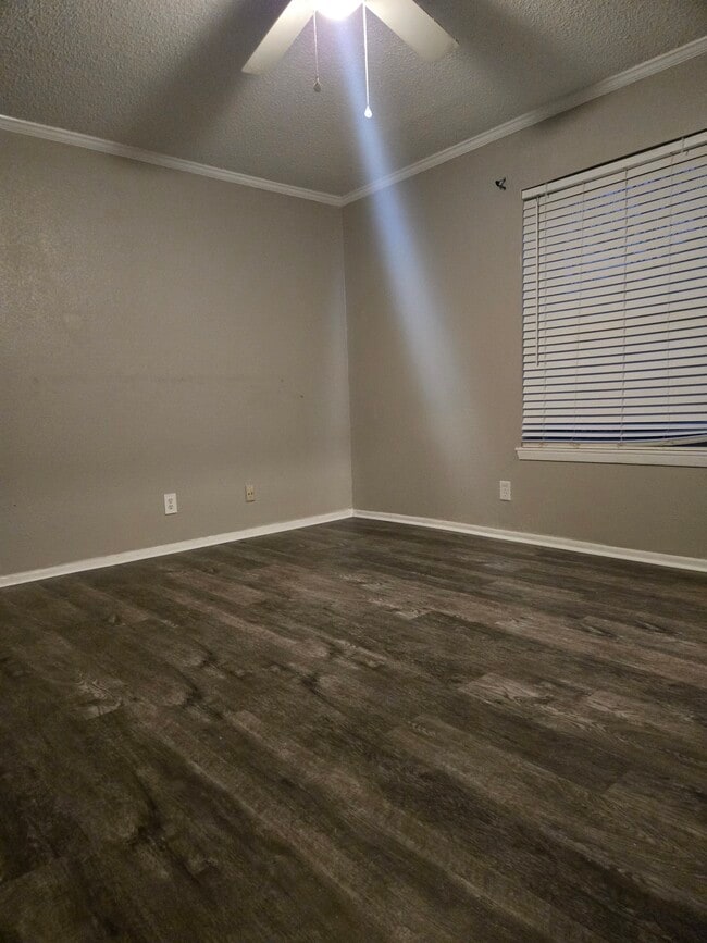 Building Photo - 1819 Babcock Rd