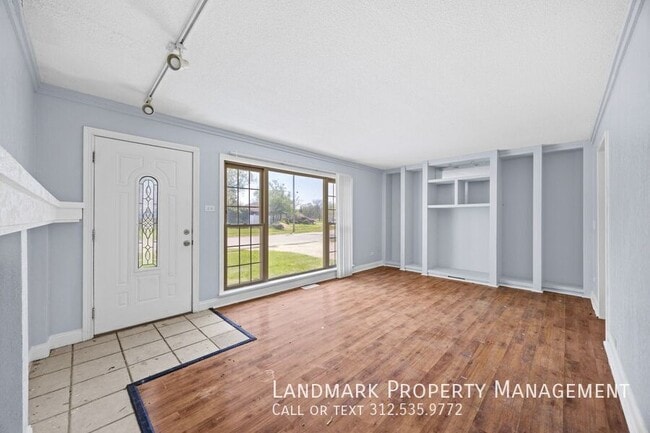 Building Photo - 336 Waldmann Dr