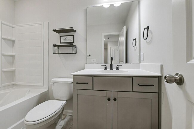 Building Photo - 342 Silverdrop St