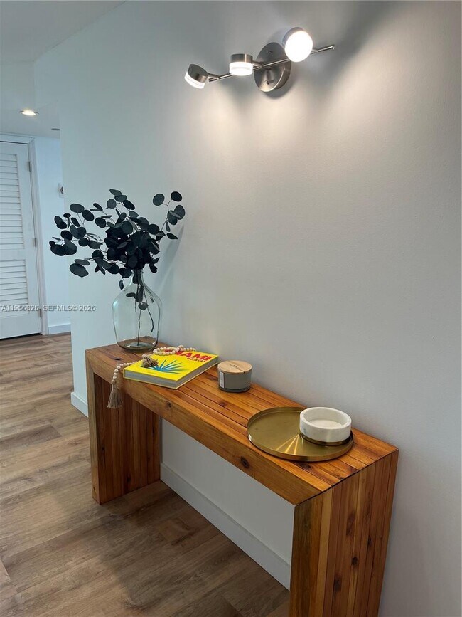 Building Photo - 6917 Collins Ave