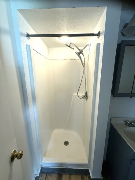 Building Photo - 10 Suncrest Ter