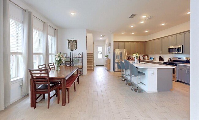 Building Photo - 1542 Park Path Dr