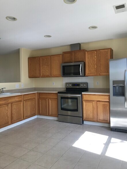 Building Photo - 3314 Warren Farm Dr