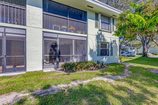 Building Photo - 601 Sabal Ridge Cir