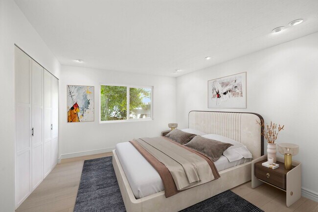 Building Photo - 31 Saint Tropez