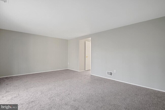 Building Photo - 10661 High Beam Ct