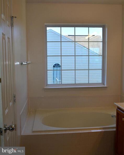 Building Photo - 2518 James Maury Dr