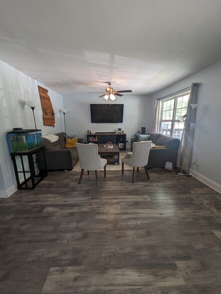 Living room - 1224 Frazier Dr