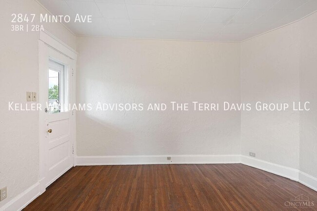 Building Photo - 2847 Minto Ave