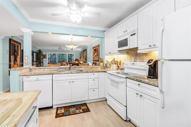 Building Photo - 3041 Sandpiper Bay Cir