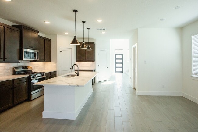 Building Photo - 21134 Garden Palm Dr